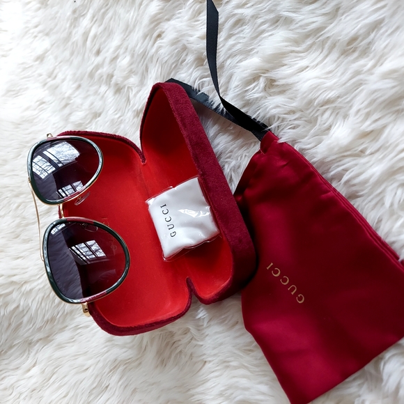 Gucci Red and Gold Sunglasses GG0062S - Picture 3 of 4